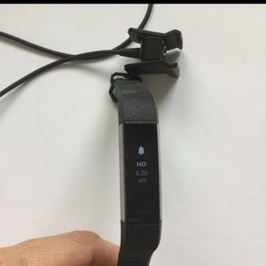 FitBit ALta HR watch heart rate monitor fitness tracker with Charger black